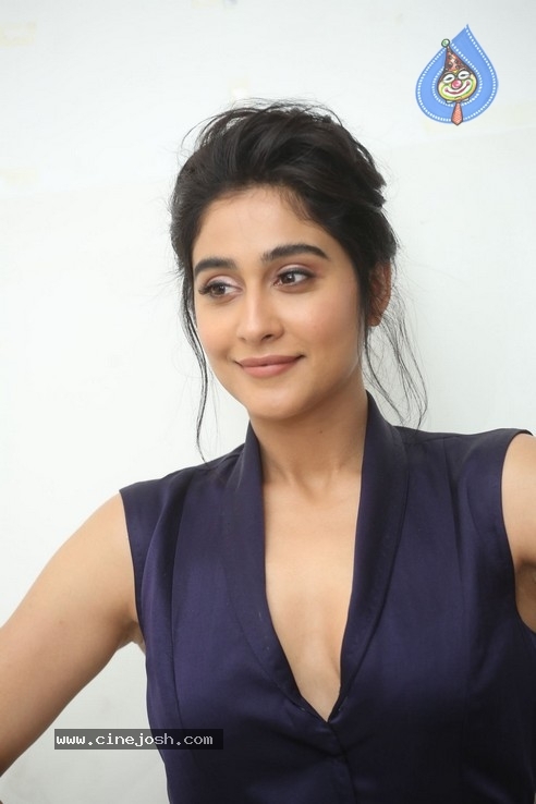 Regina Cassandra Photos - 42 / 42 photos