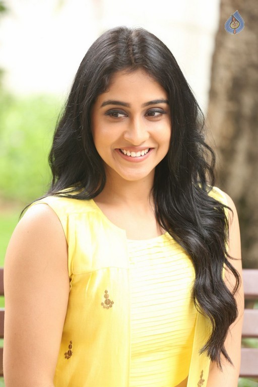 Regina Cassandra Photos - 12 / 61 photos