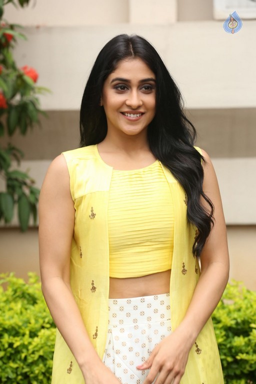 Regina Cassandra Photos - 14 / 61 photos