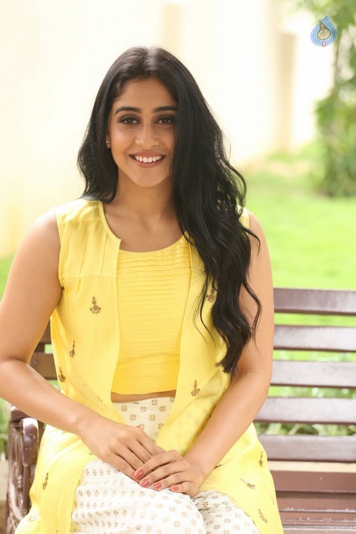 Regina Cassandra Photos - 19 / 61 photos