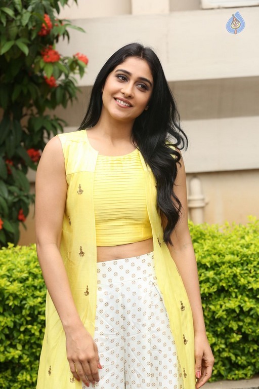 Regina Cassandra Photos - 27 / 61 photos