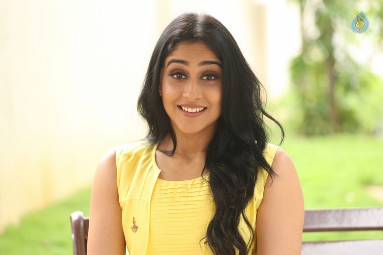 Regina Cassandra Photos - 29 / 61 photos