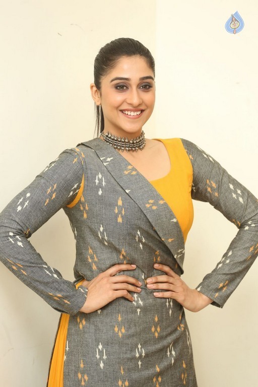 Regina Cassandra Photos - 5 / 28 photos