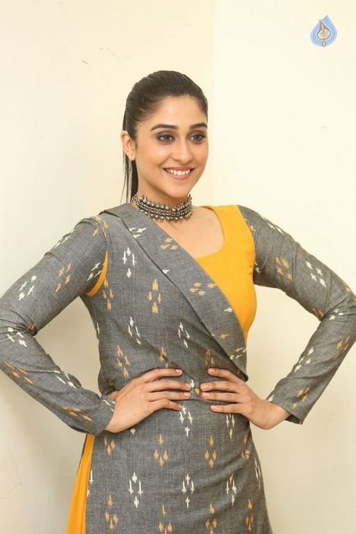 Regina Cassandra Photos - 13 / 28 photos