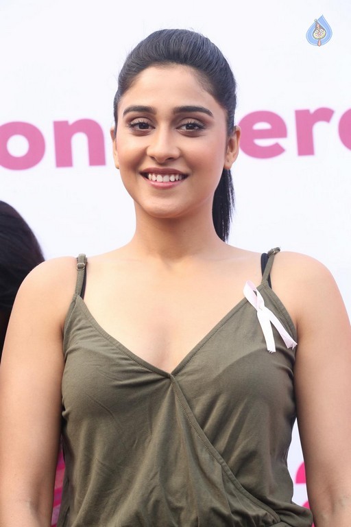 Regina Cassandra Pics - 17 / 40 photos