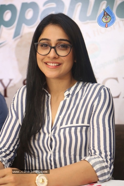 Regina Cassandra Stills - 13 / 15 photos