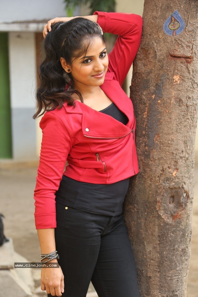 Rehana New Stills - 168 / 200 photos