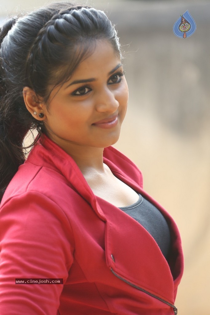 Rehana New Stills - 193 / 200 photos