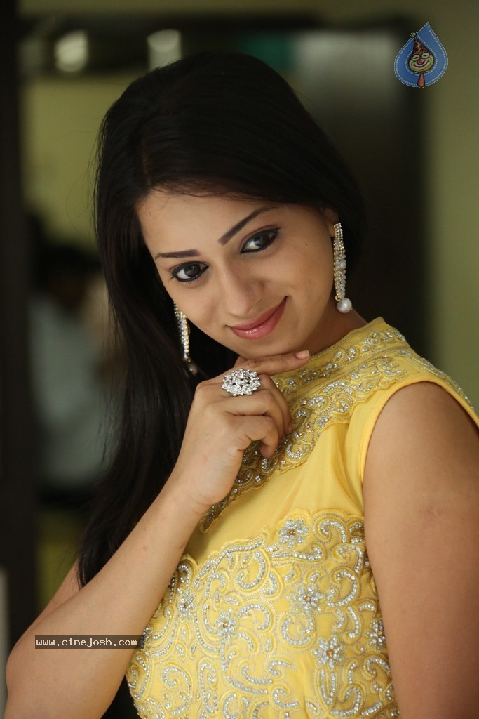 Reshma Latest Gallery - 16 / 94 photos