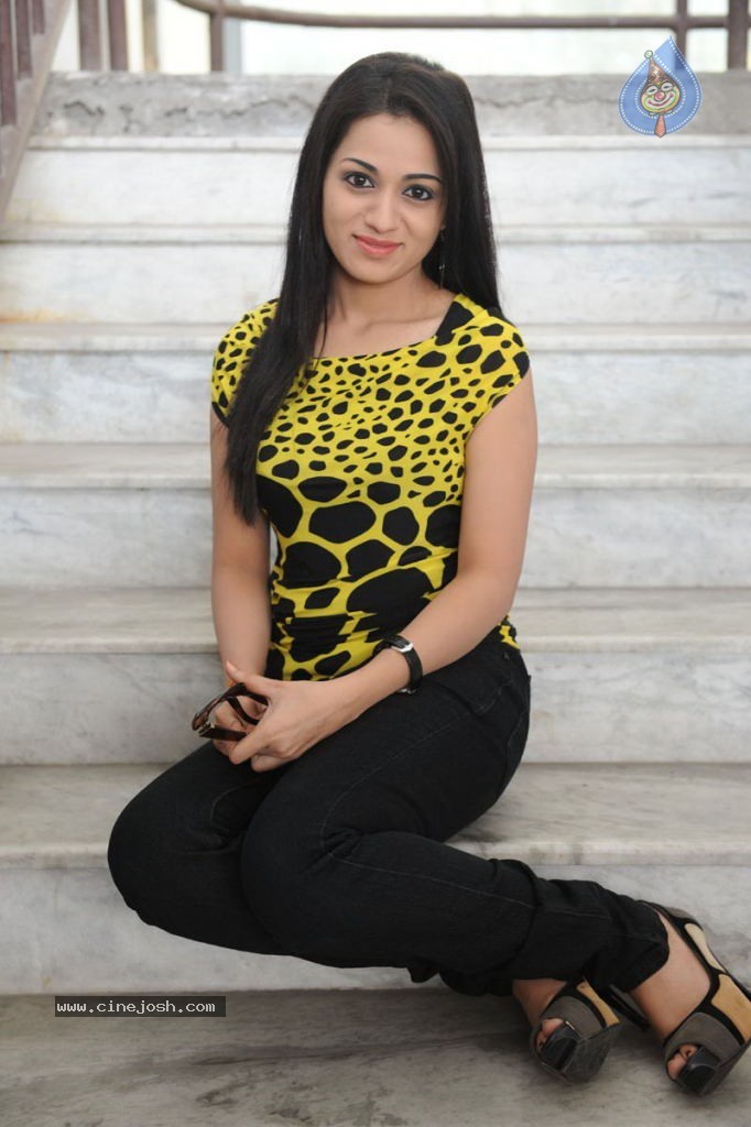 Reshma Latest Stills - 31 / 78 photos