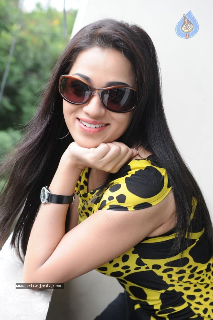 Reshma Latest Stills - 35 / 78 photos