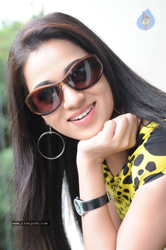 Reshma Latest Stills - 56 / 78 photos