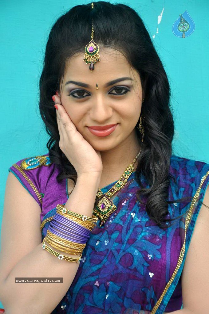 Reshma Latest Stills - 21 / 51 photos