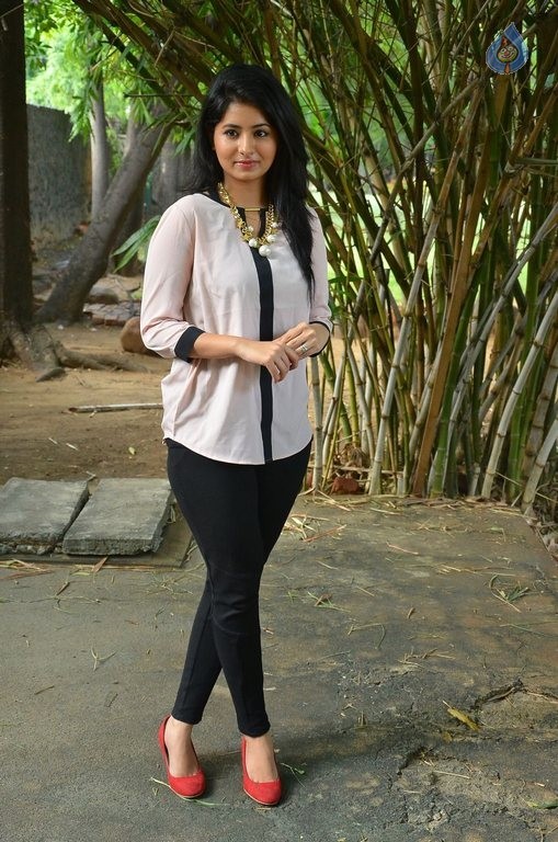 Reshmi Menon Photos - 8 / 18 photos