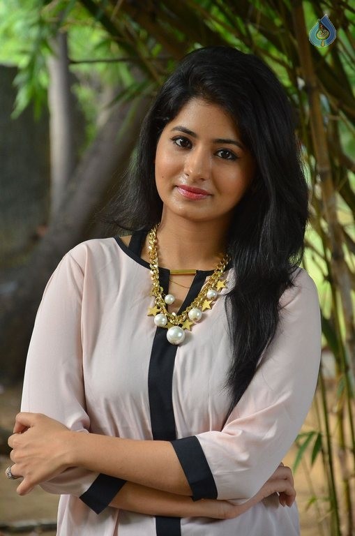 Reshmi Menon Photos - 10 / 18 photos