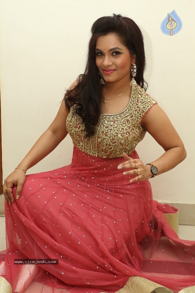 Revathi Chowdary Stills - 6 / 86 photos