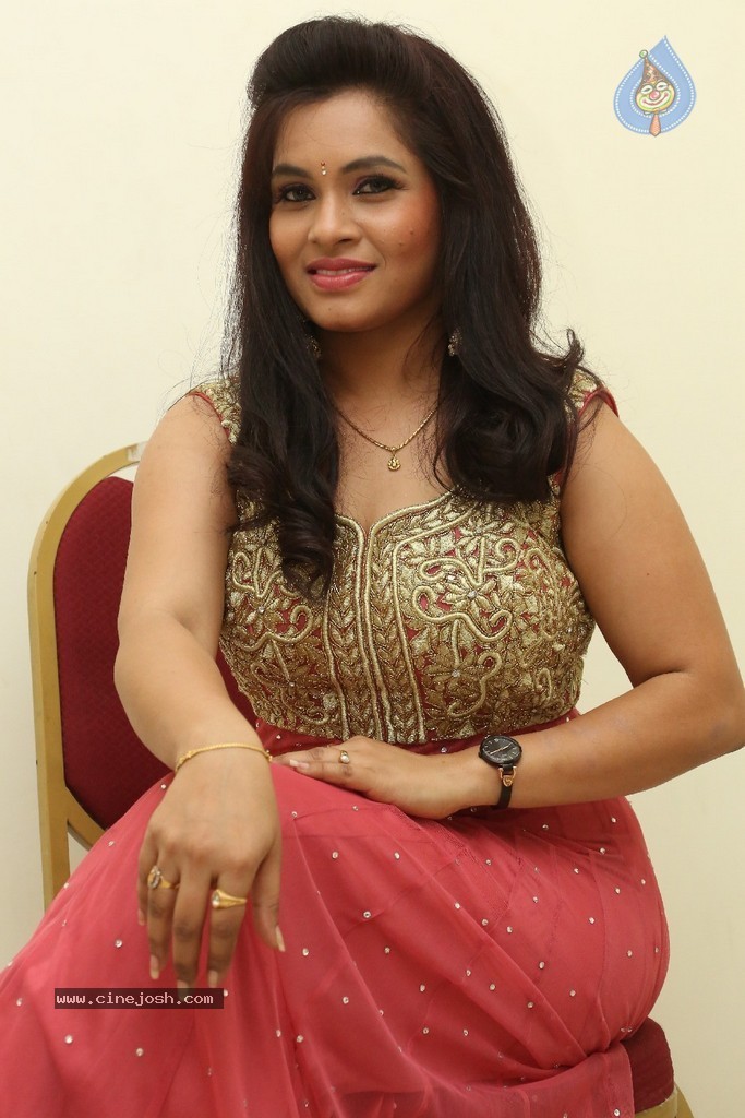 Revathi Chowdary Stills - 51 / 86 photos