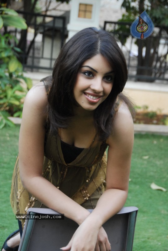 Richa Gangopadhyay Gallery - 2 / 59 photos