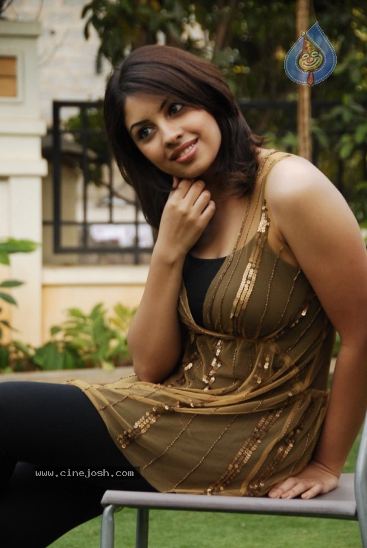 Richa Gangopadhyay Gallery - 8 / 59 photos