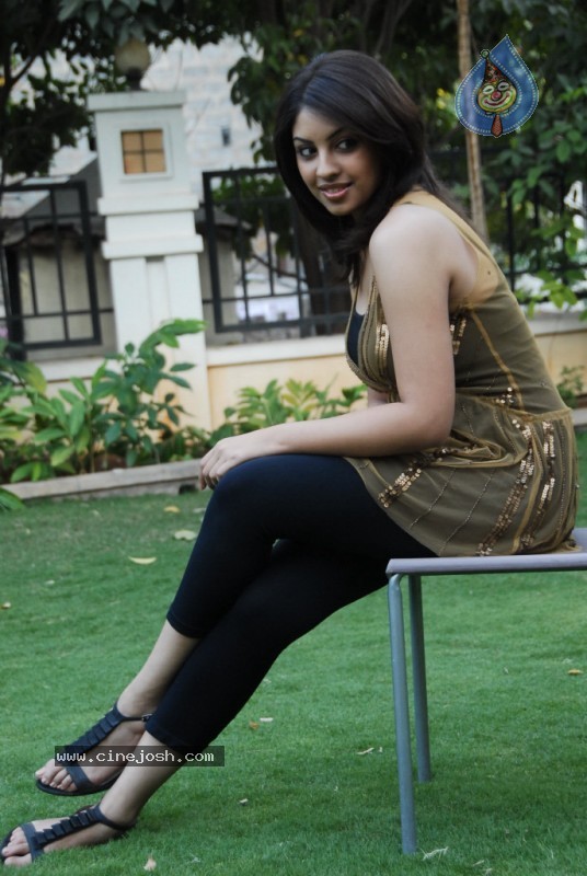 Richa Gangopadhyay Gallery - 35 / 59 photos