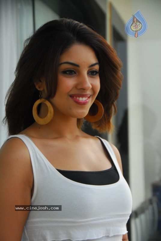  Richa Gangopadhyay Latest Gallery - 41 / 62 photos