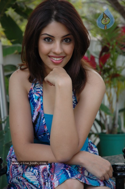 Richa Gangopadhyay Latest Stills - 79 / 86 photos