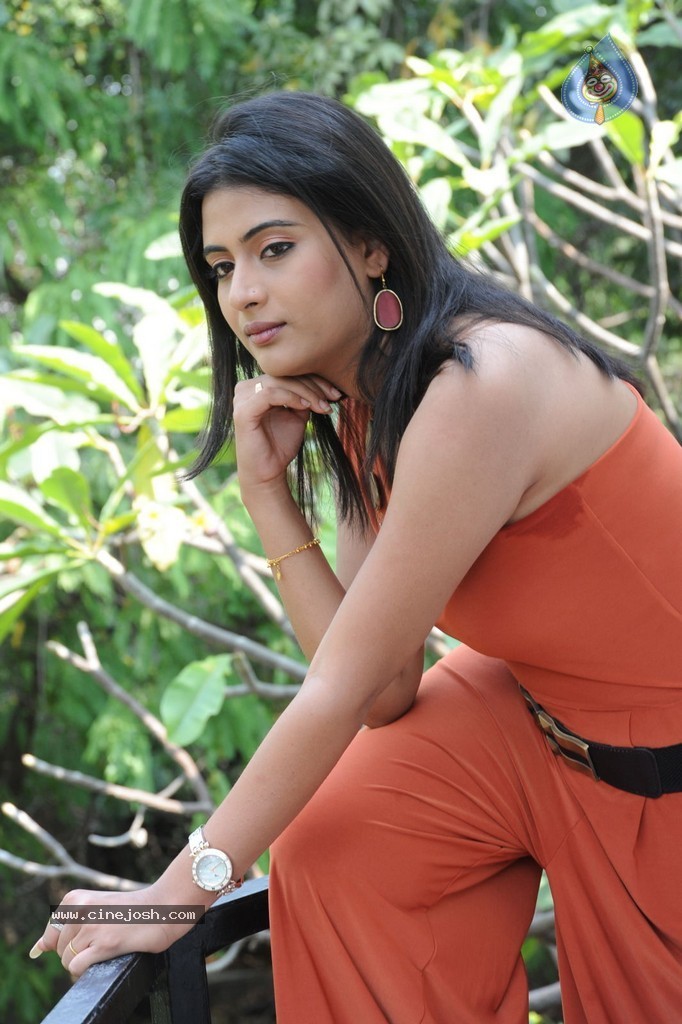 Richa New Stills - 12 / 53 photos