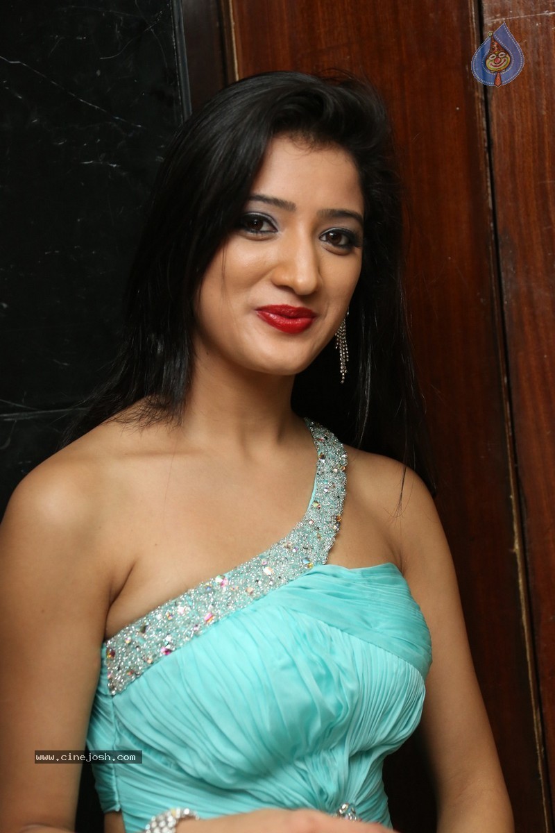 Richa Panai Pics - 44 / 47 photos