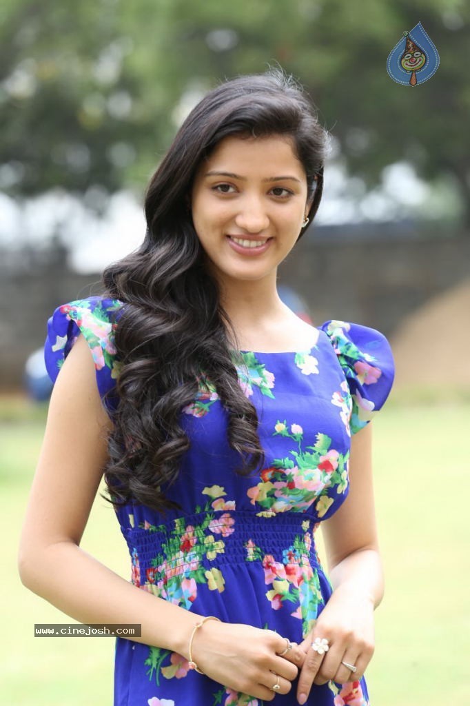 Richa Panai Stills - 15 / 85 photos