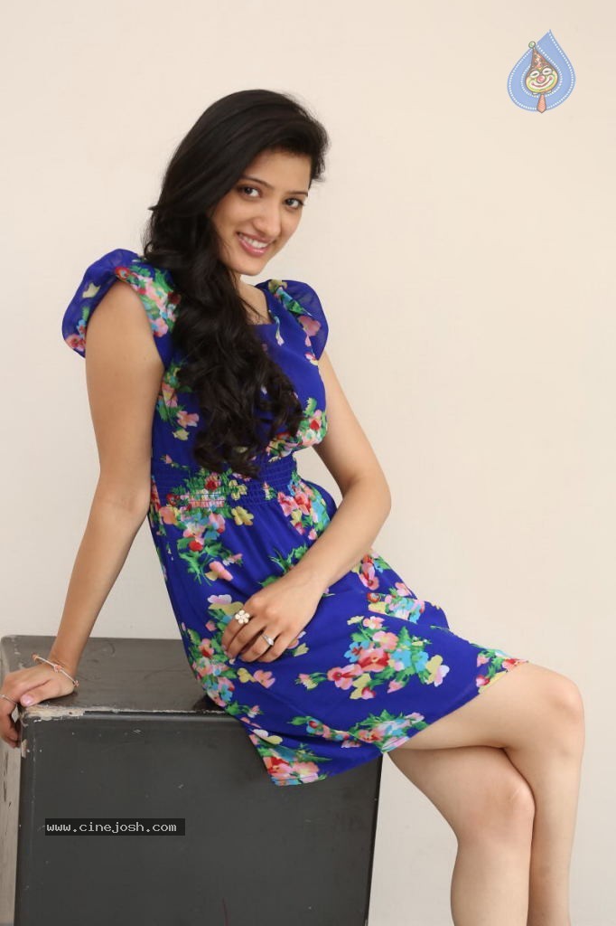 Richa Panai Stills - 30 / 85 photos