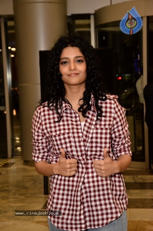 Ritika Singh Photos - 2 / 29 photos