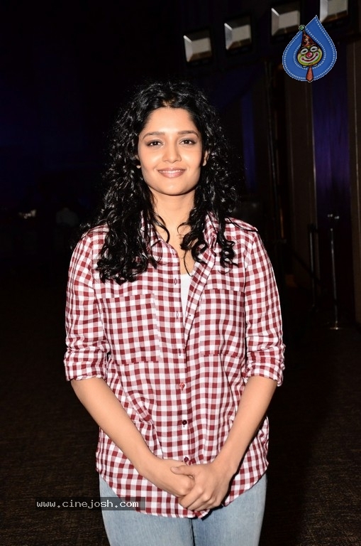 Ritika Singh Photos - 11 / 29 photos