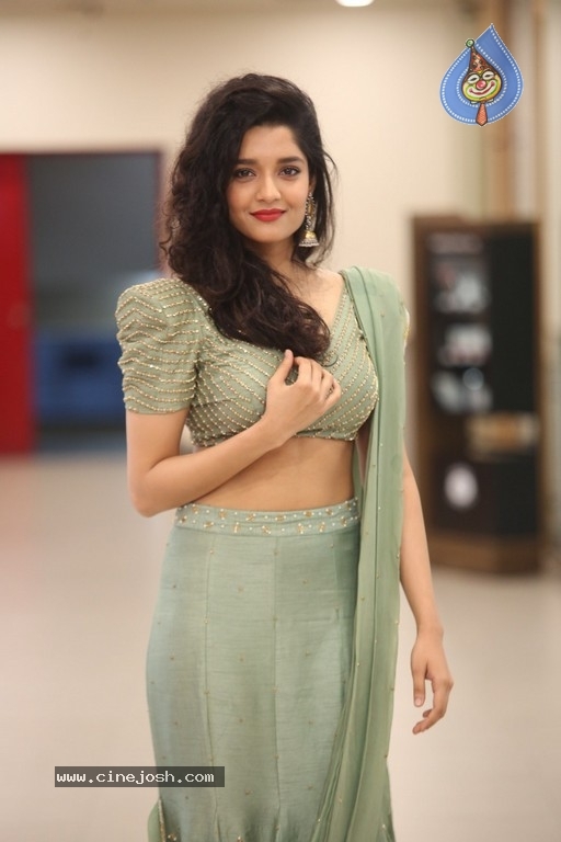 Ritika Singh Photos - 19 / 39 photos