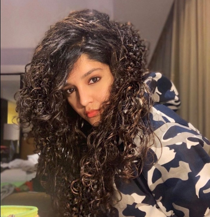 Ritika Singh Stills - 16 / 18 photos