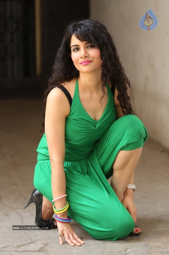 Ritu New Stills - 55 / 146 photos