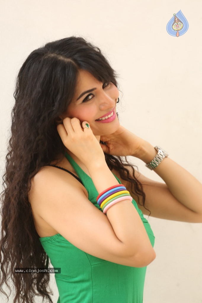 Ritu New Stills - 92 / 146 photos