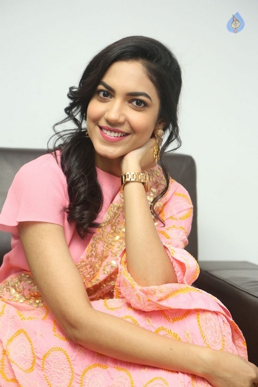 Ritu Varma Latest Stills - 37 / 42 photos