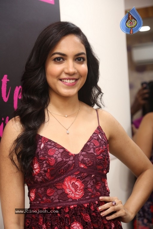 Ritu Varma Stills - 2 / 21 photos