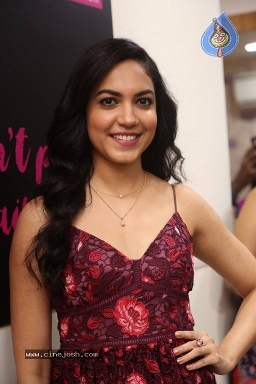 Ritu Varma Stills - 16 / 21 photos