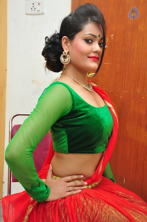 Riya New Images - 4 / 37 photos