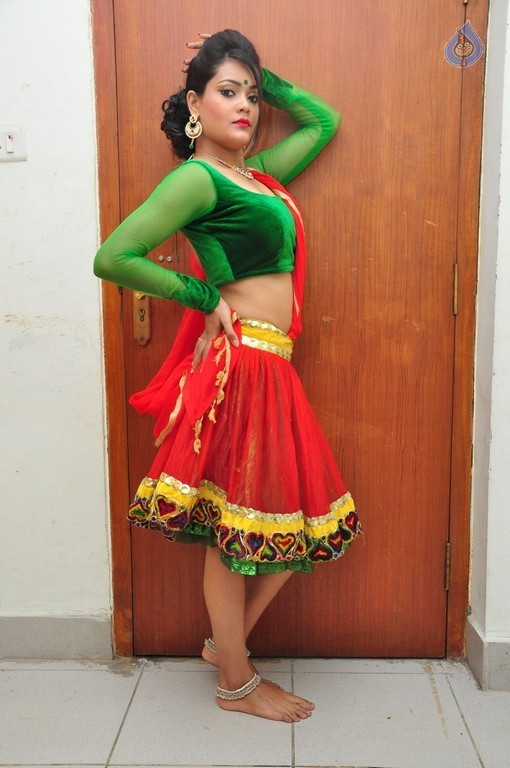 Riya New Images - 5 / 37 photos