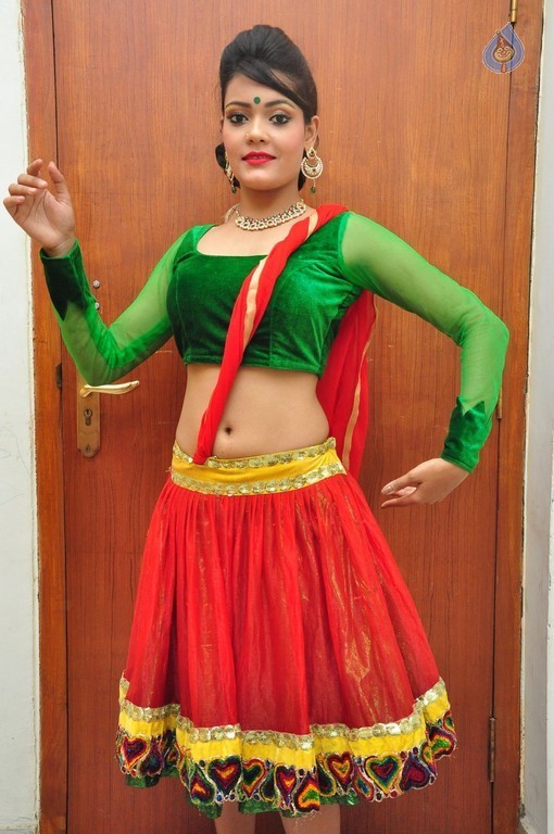 Riya New Images - 14 / 37 photos