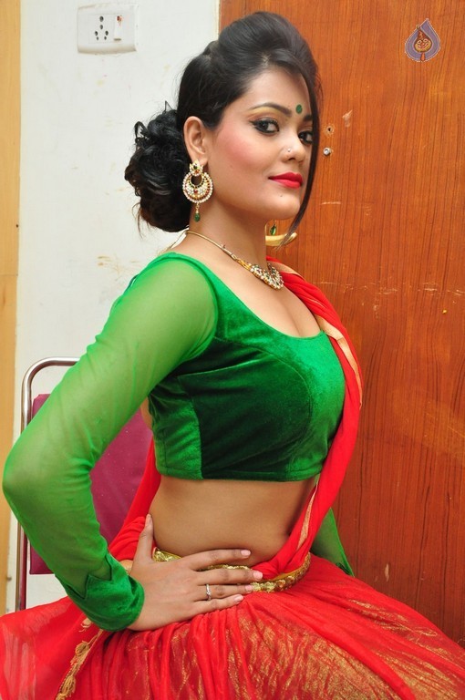 Riya New Images - 29 / 37 photos