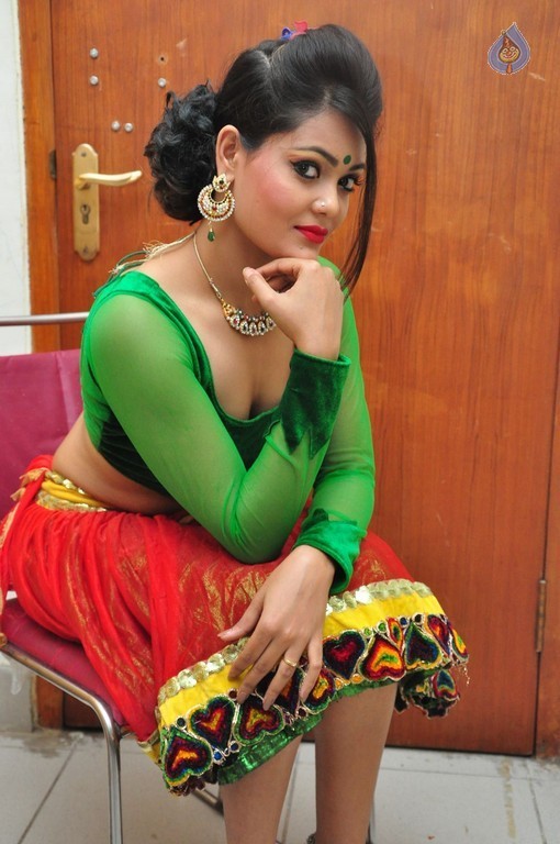 Riya New Images - 36 / 37 photos