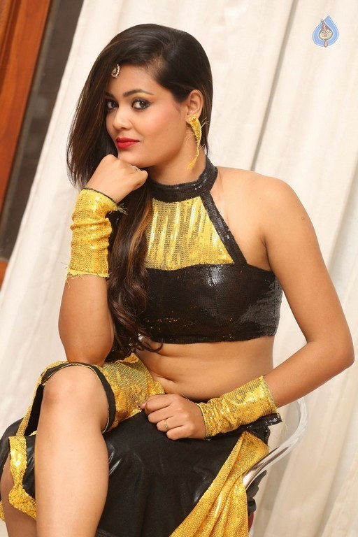 Riya New Images - 41 / 42 photos