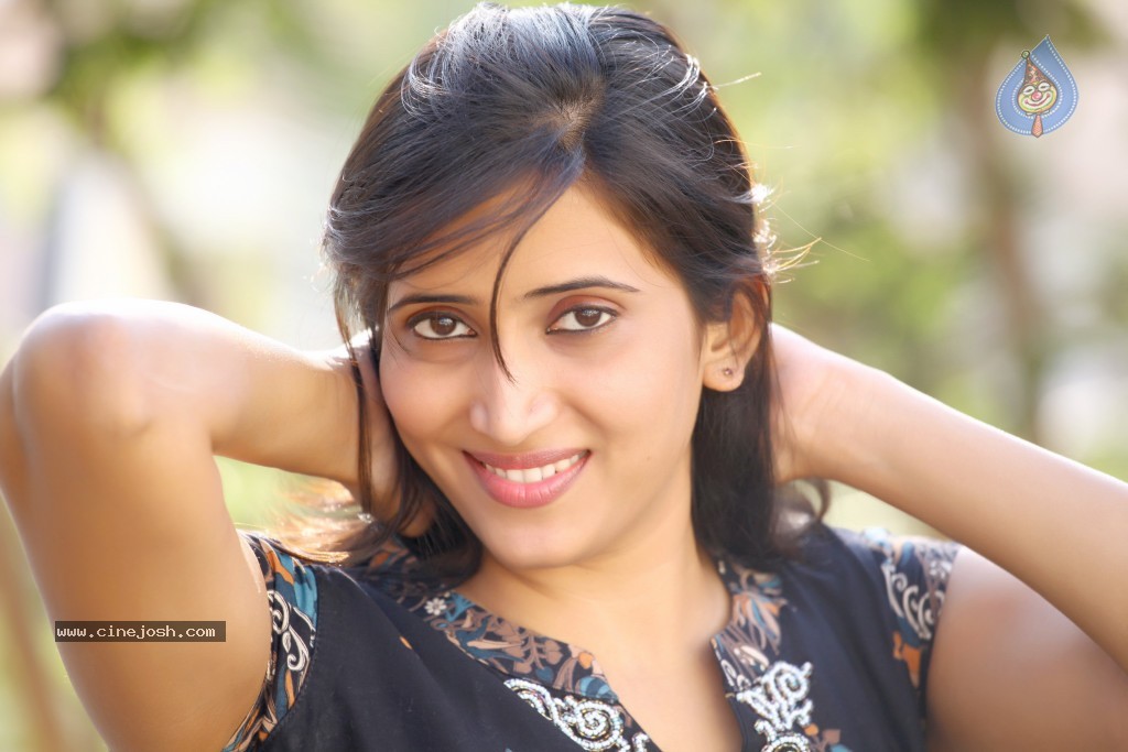 Riya New Stills - 60 / 72 photos