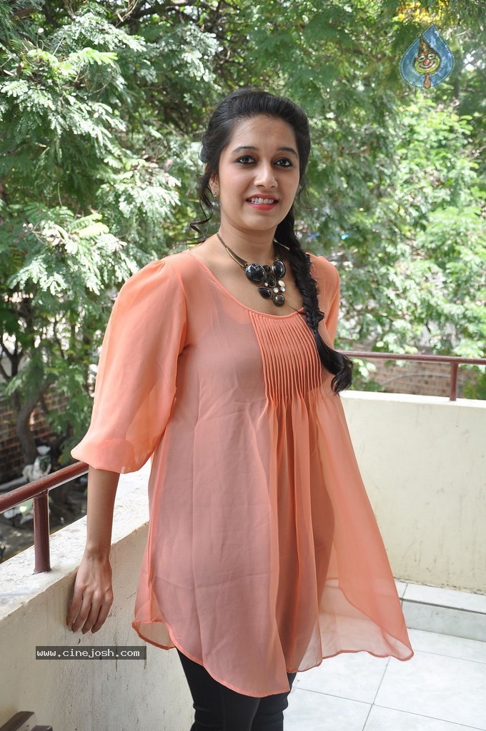 Riya Stills - 4 / 60 photos