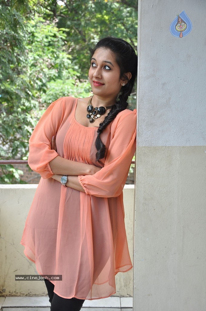 Riya Stills - 20 / 60 photos