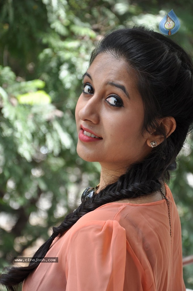 Riya Stills - 36 / 60 photos