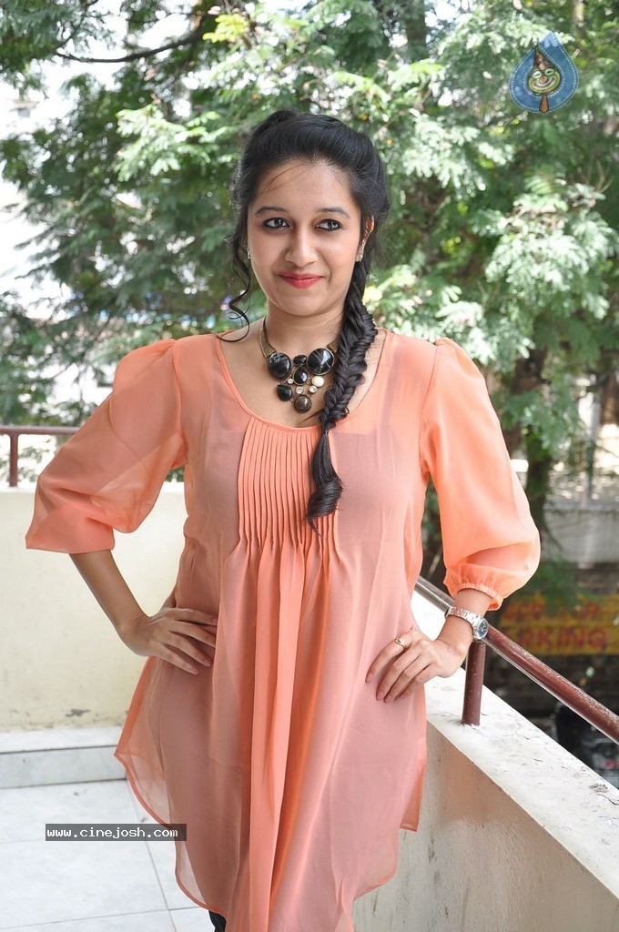 Riya Stills - 38 / 60 photos